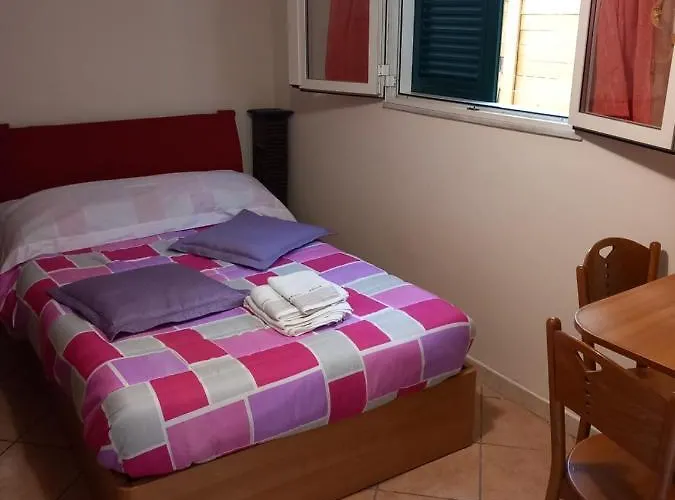 Anny House *